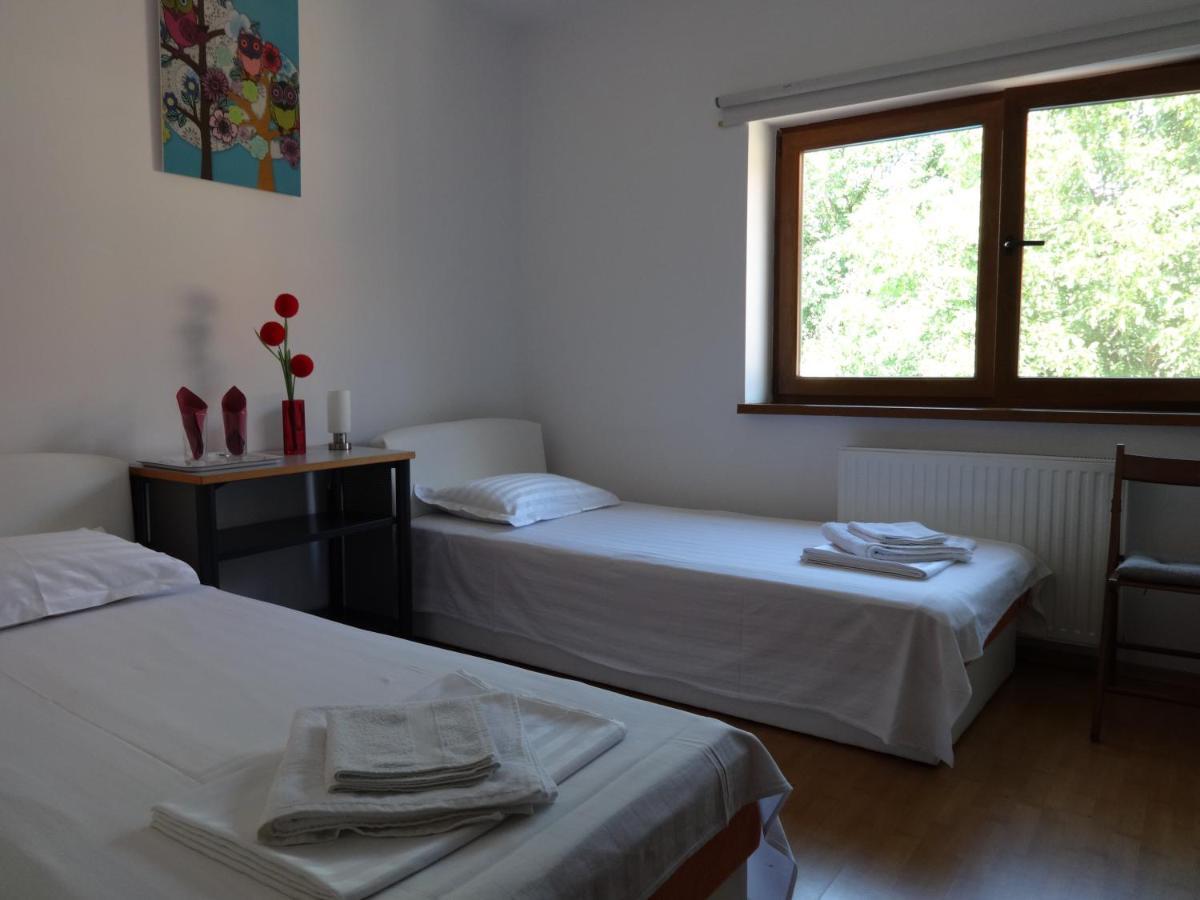 Villa Zorba Βουκουρέστι Δωμάτιο φωτογραφία